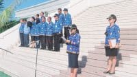 Plt Sekda Kabupaten Kupang Novita Foenay menjadi inspektur upacara pada upacara upacara apel Kesadaran yang berlangsung di lapangan Kantor Bupati Kupang, Jumad (17/2/2023).