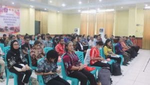 Para ASN sedang mengikuti kegiatan sosialisasi dan simulasi SKP berdasarkan Peraturan Menteri Pendayagunaan Aparatur Negara dan Reformasi Birokrasi (Permenpan-RB) Nomor 6 Tahun 2022 bagi ASN Lingkup Pemkab Kupang, bertempat di Kantor Bupati, Kamis 16/3/2023. (Foto Prompim Kabupaten Kupang).