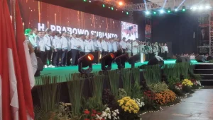 Bakal calon presiden Prabowo Subianto menyampaikan orasi politik pada peringatan Milad ke-25 PBB di ICE BSD, Tenggerang, Banten, Minggu (30/7/2023) Foto (Antaranews)