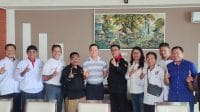 limbong 1 Thomas Lembong bersama jajaran pengurus dari partai pengusung pasangan Calon Presiden dan Wakil Presiden Anies Baswedan dan Muhaimin Iskandar di Kota Kupang, Rabu (31/1/2024).
