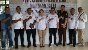 Badan Pengawas Pemilu (Bawaslu) Kabupaten Manggarai Barat Privinsi Nusa Tenggara Timur menggelar rapat bersama Kelompok Kerja (Pokja) Pengawasan Isu-isu negatif terkait Pemilu serentak 2024. (Foto HO-Diskominfo Manggarai Barat)