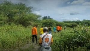 Tim SAR gabungan berhasil menemukan Anton Giri (50) yang hilang saat mencari kayu bakar di kawasan hutan Kelurahan Tuatuka, Kecamatan Kupang Timur, Kabupaten Kupang NTT, Jumat. Foto/HO- Basarnas Kupang.