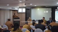 Penjabat Wali Kota Kupang, Fahrensy P. Funay saat membuka kegiatan Advokasi dan Koordinasi Pokjanal Posyandu Tingkat Kota Kupang Senin (10/06).