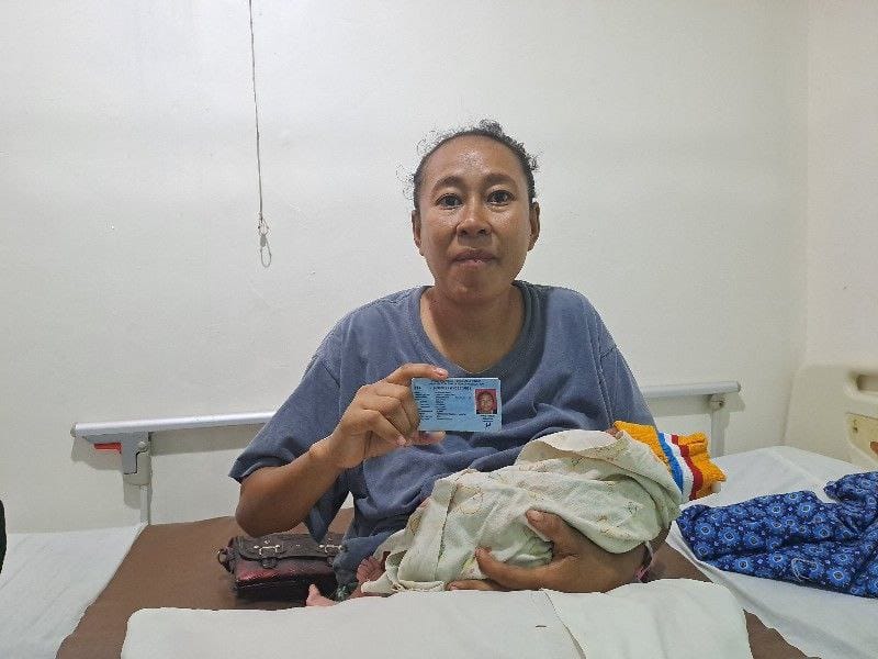 Doriana seorang ibu yang melahirkan anak kembar tiga orang.