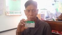 oleh Stefanus Nara Tukan (67), peserta Program Jaminan Kesehatan Nasional (JKN) dari segmen Pekerja Penerima Upah (PPU).