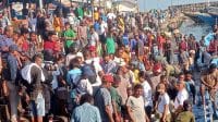 bluskan oeba Calon Gubernur Nusa Tenggara Timur Simpon Petrus Kamlasi bersama rombongan didampingi George Hadjoh dan Ewalde Taek yang juga calon walikota dan wakil walikota Kupang melakukan belusukan ke Pasar Oebak Kupang, Jumat.