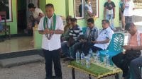 fatukoa 1 Calon Gubernur Provinsi Nusa Tenggara Timur nomor urut 3 Simon Petrus Kamlasi (SPK) melakukan kampanye tatap muka dengan warga Kelurahan Fatukoa, Kecamatan Maulafa, Kota Kupang, Nusa Tenggara Timur (NTT), Sabtu (28/9/2024).