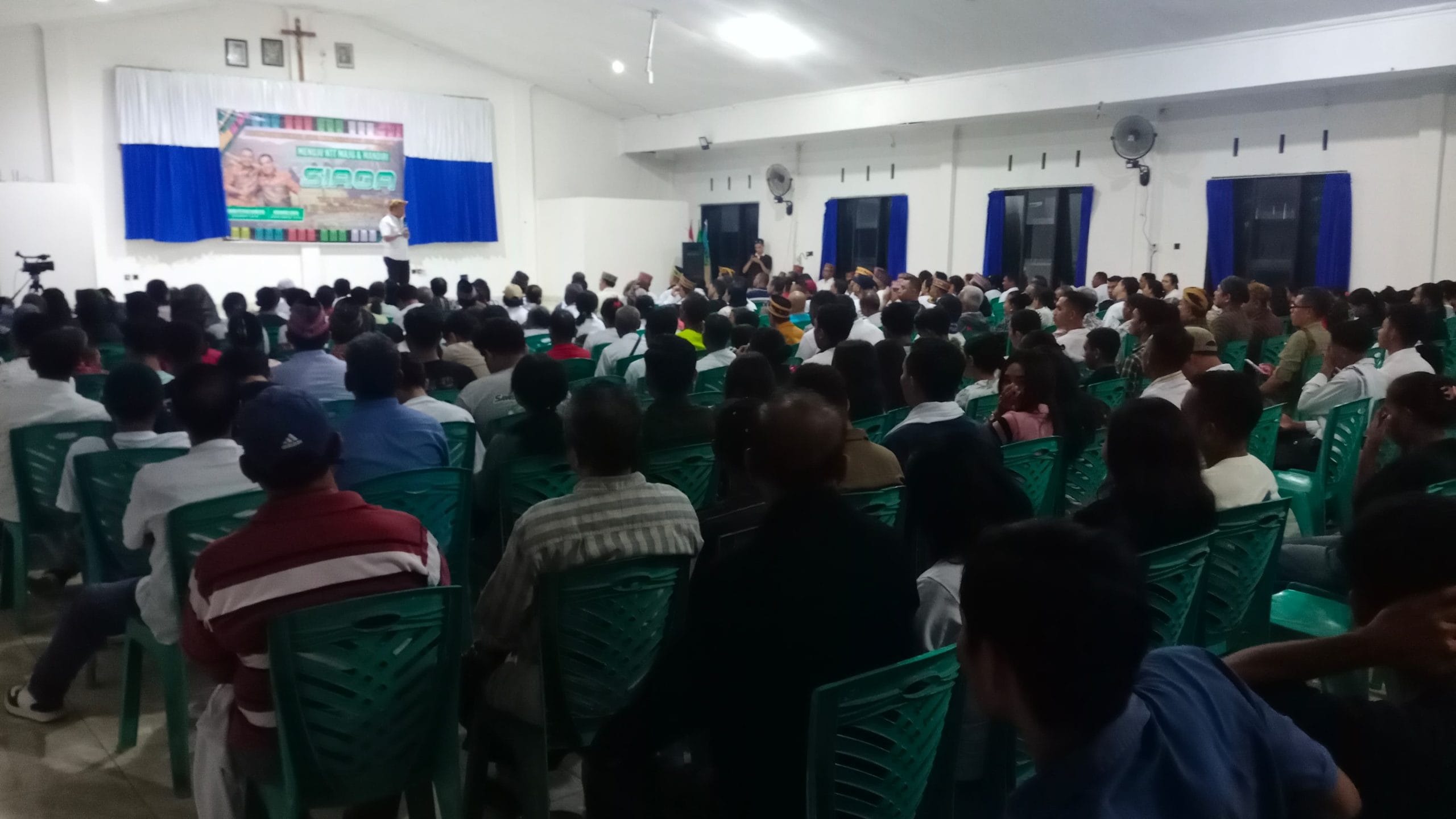 Ikatan Keluarga Besar Manggarai Raya (IKMR) Kupang menyatakan dukungan terhadap pasangan Simon Petrus Kamlasi-Adrianus Garu sebagai Gubernur dan Wakil Gubernur NTT 2024-2029 pada Pilkada 27 November 2024.