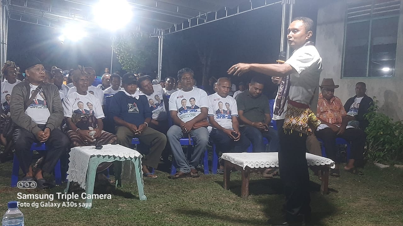 Calon Gubernur NTT, Simon Petrus Kamlasi saat bertatap muka dengan warga di Kecamatan Taebenu, Kabupaten Kupang, Selasa.