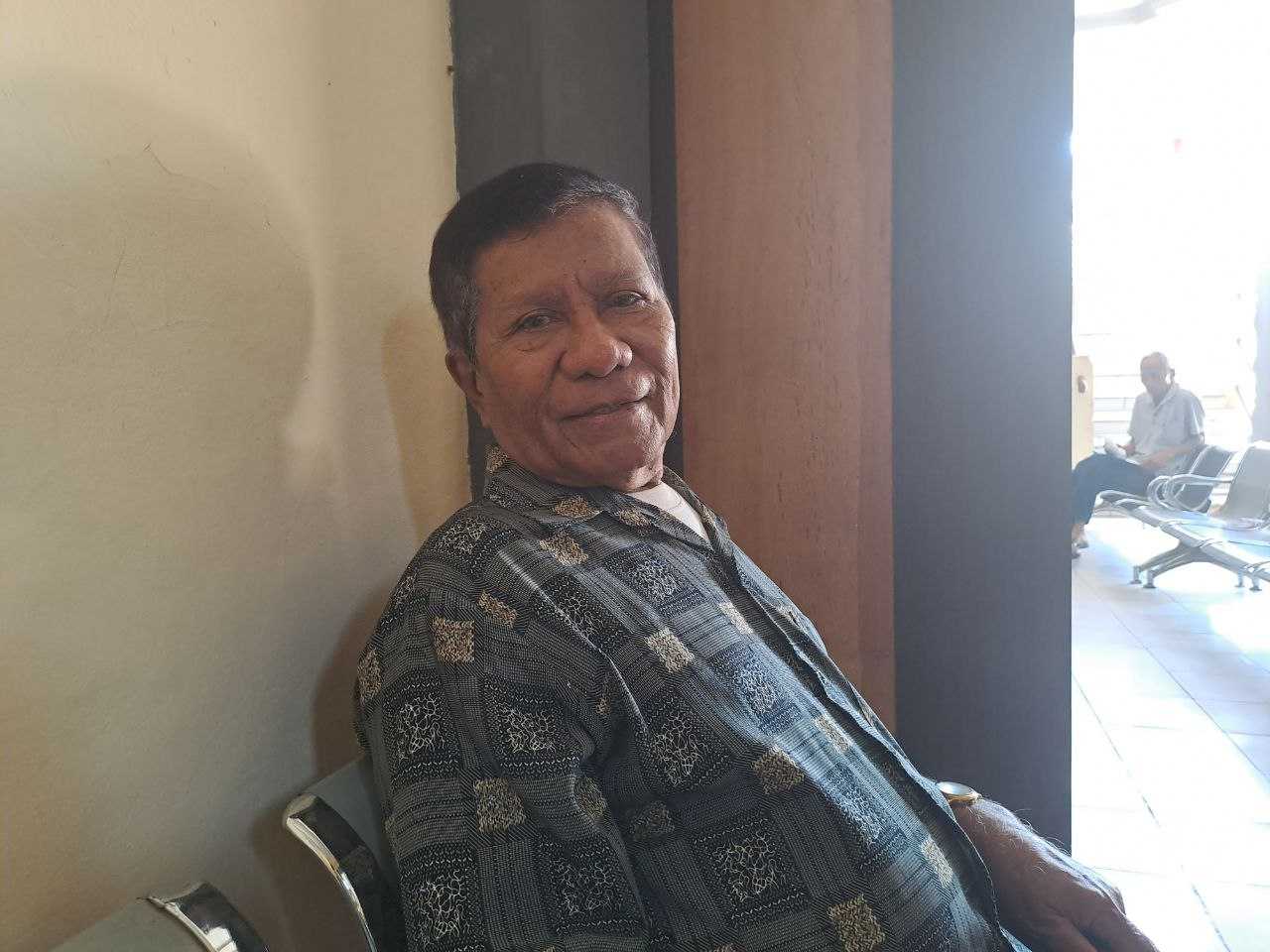 Salmun Saban (75) seorang pensiunan PNS yang selalu berupaya mengantisipasi giginya tetap dalam keadaan baik, sehingga secara rutin melakukan pemeriksaan medis ke fasilitas kesehatan dengan menggunakan JKN.