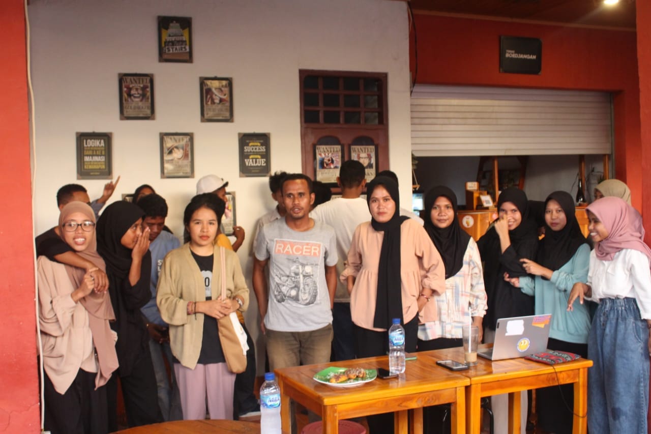 Relawan Matahari NTT, pada Minggu (07/10/2024) Sore hari, menyatakan diri mendukung Simon Petrus Kamlasi-Adrianus Garu dalam perhelatan Pilgub NTTpada 27 November 2024.
