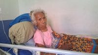 Ny. Lapernia (82) peserta JKN segmen Penerima Bantuan Iuran (PBI) yang ditanggug pemerintah sedang menjalani perawatan medis di Rumaah Sakit di Kota Kupang.