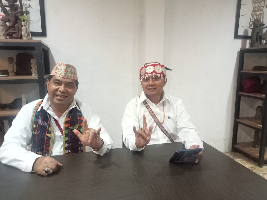 Pasangan Calon Gubernur dan Wakil Gubernur Nusa Tenggara Timur (NTT) nomor urut 3 , Simon Petrus Kamlasi (kanan) dan Andrianus Garu (kiri) menyatakan keduanya pasti melanjutkan semangat perjuangan para pemimpin masa lalu dalam membangun Provinsi NTT.