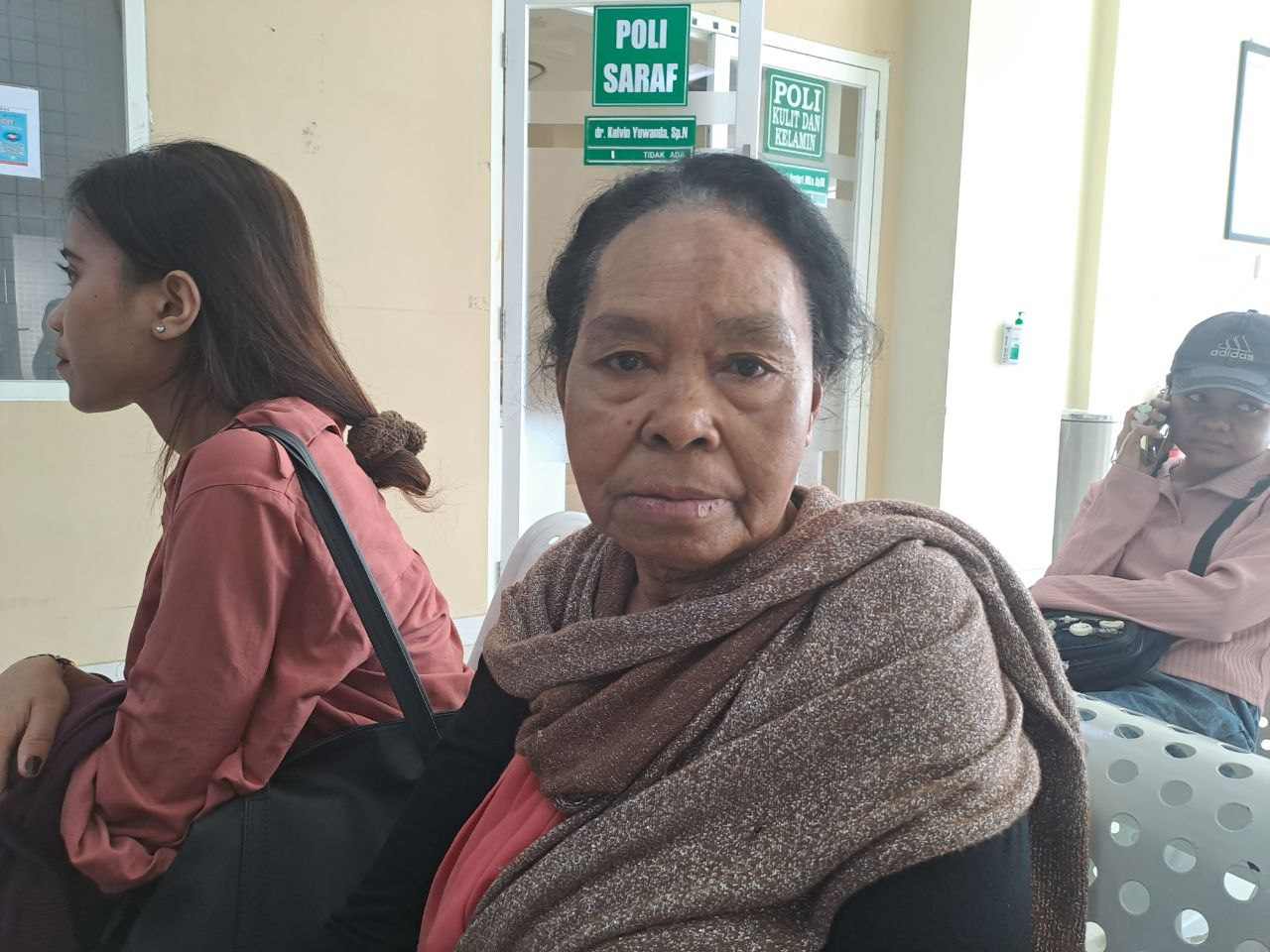 Kristina (61), seorang ibu rumah tangga yang terdaftar sebagai peserta JKN pada segmen Penerima Bantuan Iuran (PBI)