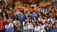 Asisten Perekonomian dan Pembangunan Sekda Kota Kupang, Ignasius Repelita Lega mewakili Penjabat Wali Kota Kupang, pada Peringatan Hari Sekolah Kristen Indonesia (HSKI) yang ke-2, di Gereja GMIT Kota Baru, Jumat (17/01).