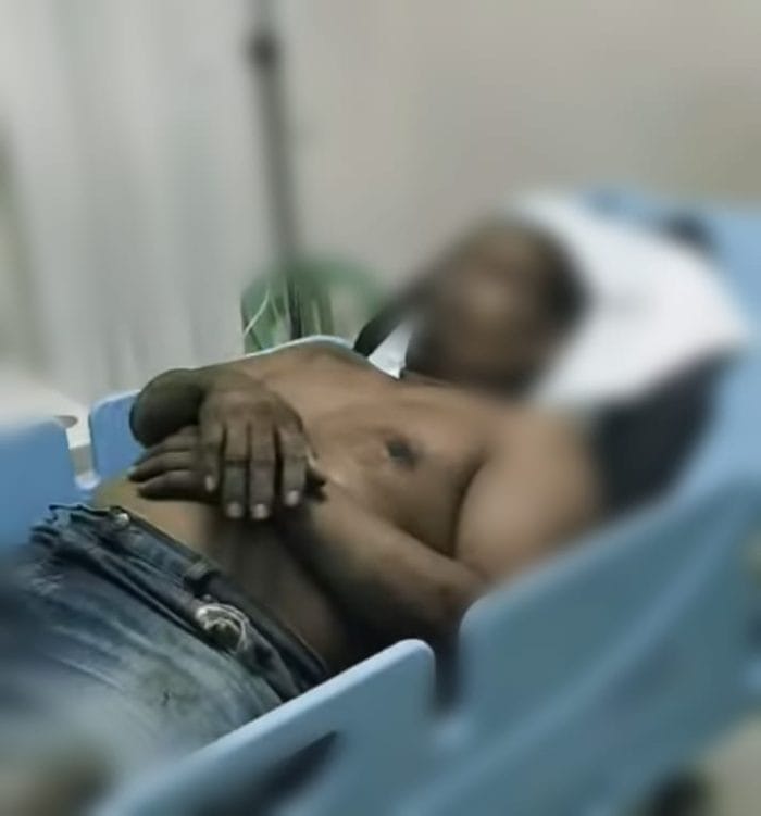 Keterangan Foto: Korban pengeroyokan sedang dalam perawatan medis di rumah sakit.