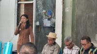 aurum Wakil Bupati Kupang, Aurum Titu Eki ketika mendampingi Wakil Gubernur NTT, Johanis Asadoma saat melakukan kunjungan kerja ke Pasar Lili, Selasa.