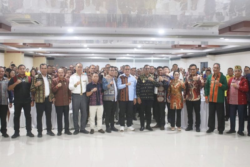 Bupati Kupang Yosef Lede di Kupang, Sabtu mengikuti rakor bidang kesehatang yang dipimpin Menteri Kesehatan RI Budi Gunadi Sadikin.