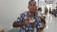 takut Esaf Markus Liku (51), salah satu peserta JKN dari segmen Penerima Bantuan Iuran (PBI) yang telah terdaftar sejak awal berdirinya BPJS Kesehatan.