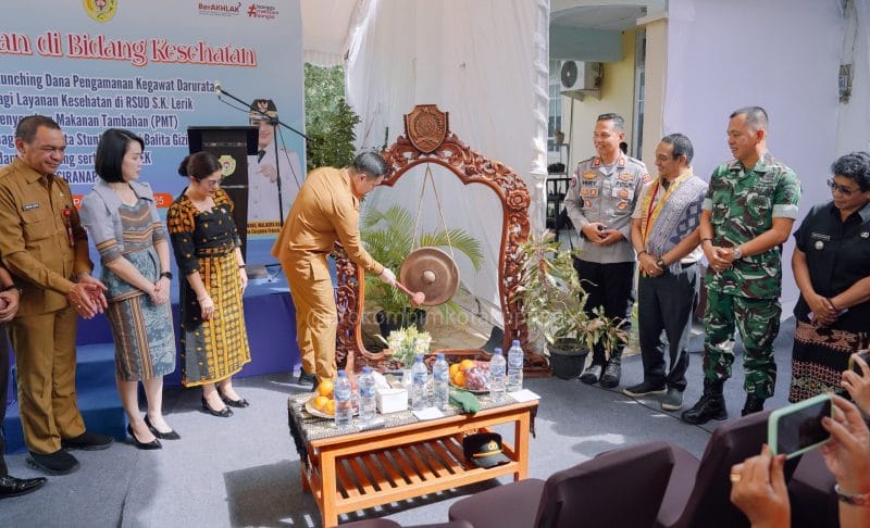 Wali Kota Kupang, dr. Christian Widodo, meluncurkan tiga program strategis untuk mengoptimalkan pelayanan bidang kesehatan terhadap masyarakat di Puskesmas Sikumana, Selasa (3/6). Foto/HO-Prokopim Setda Kot Kupang.