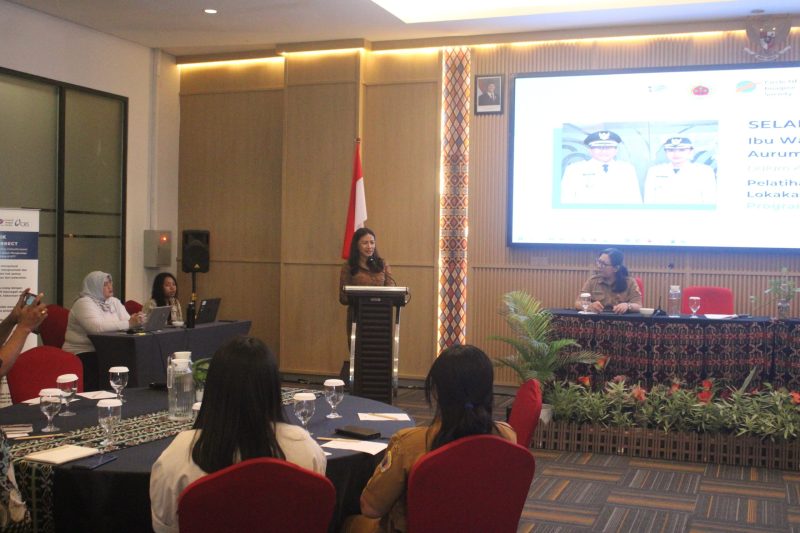 AURUM Wakil Bupati Kupang Wakil Bupati Kupang Aurum O Titu Eki saat membuka Pelatihan Safeguarding dan Lokakarya PSEA Program di Kupang, Rabu. MEDIASINTT.COM/HO-PROKOPIM SETDA KABUPATEN KUPANG