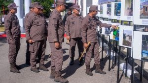 Kepala Kejaksaan Tinggi Nusa Tenggara Timur (Kajati NTT), Zet Tadung Allo, S.H., M.H secara resmi membuka pameran foto bertajuk “Jejak yang Terhenti – Potret Dampak Korupsi terhadap Pembangunan di NTT" yang digelar di halaman Kantor Kejaksaan Tinggi NTT, Selasa.