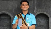 selalu Gilbert Yesaya Haninuna (23) sebagai Duta Mobile JKN dari Rumah Sakit St. Carolus Borromeus Kupang