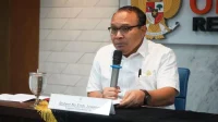 - Robertus Na Endi Jaweng salah seorang putra terbaik dari Provinsi Nusa Tenggara Timur masuk dalam jajaran anggota Ombudsman Republik Indonesia