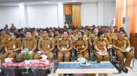 rakor camat Para pimpinan Organisasi Perangkat Daerah (OPD) pengampu PAD, Camat, Lurah, serta Kepala Desa se-Kabupaten Kupang saat mengikuti Rakor tentang optimalisasi PAD di Oelemasi, Selasa.