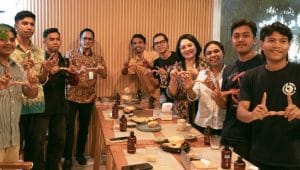 KETERANGAN FOTO/ HUMAS UNDANA : Rektor Universitas Nusa Cendana Kupang, Provinsi Nusa Tenggara Timur Rektor Undana, Prof. Dr. Ir. Jefri S. Bale, S.T., M.Eng melakukian dialog bertajuk “Ngopi Bareng Rektor” bersama perwakilan BEM dan BLM Universitas di Paradox Cafe, Jumat (31/1/2026).