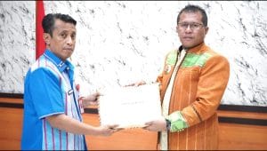 - Bupati Kupang, Yosef Lede, Kamis (12/2), menyerahkan Dokumen Pelaksanaan Anggaran (DPA) Tahun Anggaran 2026, kepada para pengguna anggaran di Kabupaten Kupang, yaitu para pimpinan OPD dan Camat.