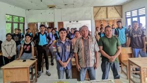 KETERAGAN FOTO. HO-HUMAS UNDANA - Badan Legislatif Mahasiswa (BLM) Fakultas Peternakan, Kelautan, dan Perikanan (FPKP) Undana melakukan edukasi bagi siswa-siswi SMAN 2 Amarasi Timur, Kabupaten Kupanguntuk mengikuti kuliah demi meningkatkan kuliatas sumber daya manusia (SDM) NTT, Sabtu (14/2/2026)