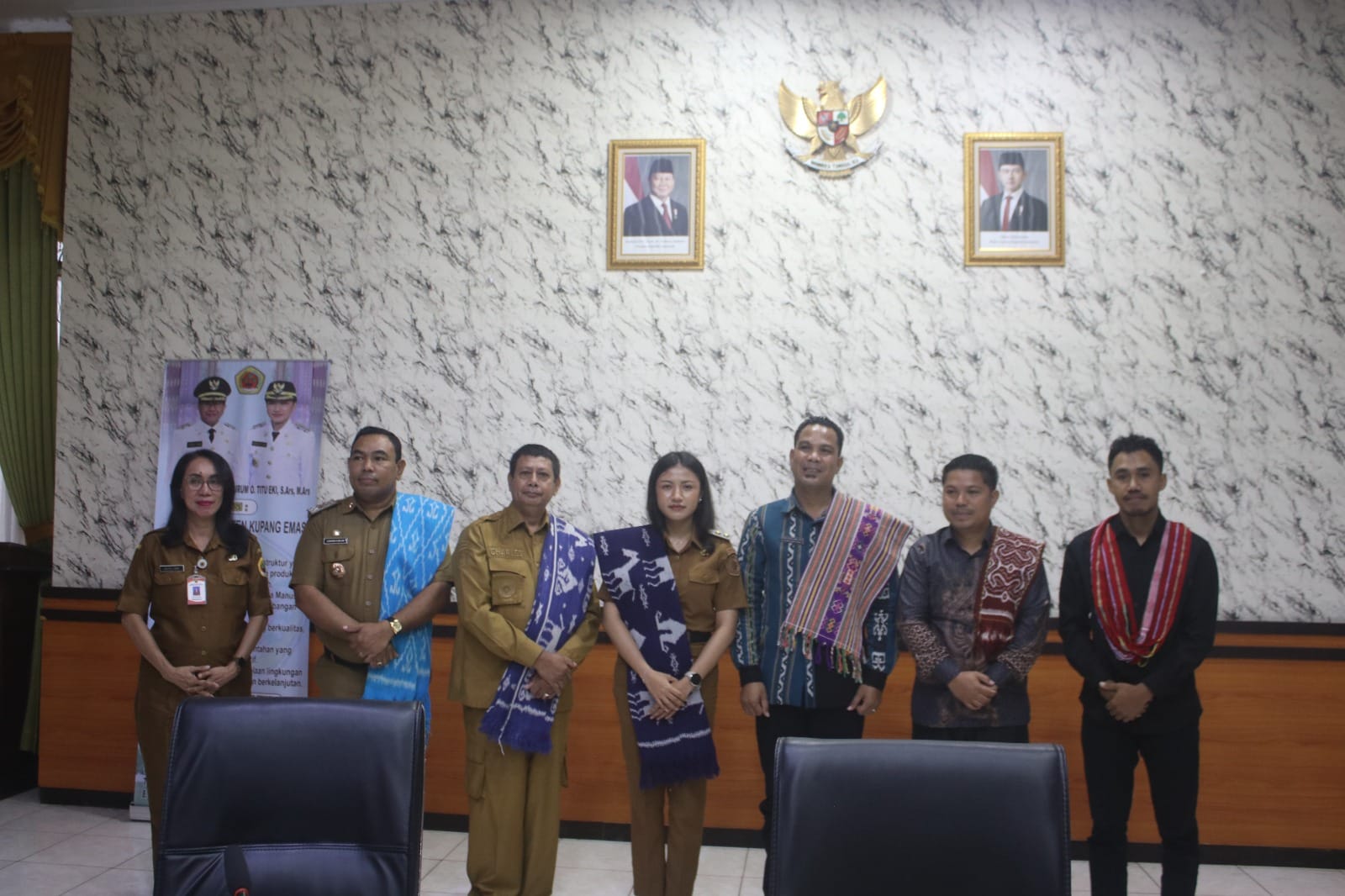 suba tengah Wakil Bupati Kupang Aurum Titu Eki menerima kunjungan kerja dari DPRD Kabupaten Sumba Tengah dipimpin Ketua DPRD Arpud Umbu Mangalema, juga Wakil Ketua I Ignatius Umbu Tiba dan Wakil Ketua II Eman Jurumana di Kantor Bupati Kupang, Selasa 24/02/2026.