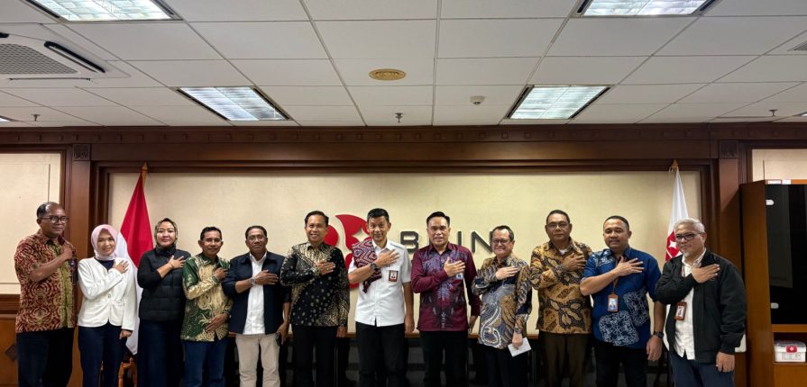 KETERANGAN FOTO/HO-HUMAS UNDANA - Para pimpinan perguruan tinggi wilayah Indonesia Timur melakukan pertemuan bersama Wakil Kepala Badan Riset dan Inovasi Nasional (BRIN) RI, Laksamana Madya TNI (Purn) Prof.Dr. Amarulla Octavian, Rabu.