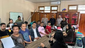 Penyidik Unit Reskrim Polsek Maulafa, Polresta Kupang Kota melimpahkan delapan tersangka kasus pengeroyokan terhadap AL hingga korban meninggal dunia ke Kejaksan Negeri Kota Kupang, Selasa.