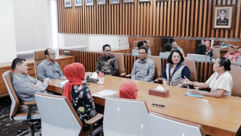 no1 KETERANGAN FOTO/HO HUMAS UNDANA - - Rektor Undana, Prof. Dr. Ir. Jefri S. Bale, ST., M.Eng., menemui Direktur Jenderal Administrasi Hukum Umum (AHU) Kementerian Hukum RI, Dr. Widodo, S.H., M.H., guna mengajukan rencana pembukaan Program Studi (Prodi) Kenotariatan, Selasa (10/3/2026).