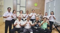 KETERANGAN FOTO/HO-HUMAS UNDANA - Dekan FST Undana, Prof. Philiphi de Rozari, S.Si., M.Si., M.Sc., Ph.D. melakukan pertemuan strategis bersama Dinas Pekerjaan Umum (PU) dan Dinas Pariwisata Kabupaten Kupang di Kampus FST Undana, Rabu (11/3/2026) guna mematangkan analisis awal pembangunan Patung Kristus Raja di Semau, Kabupaten Kupang.