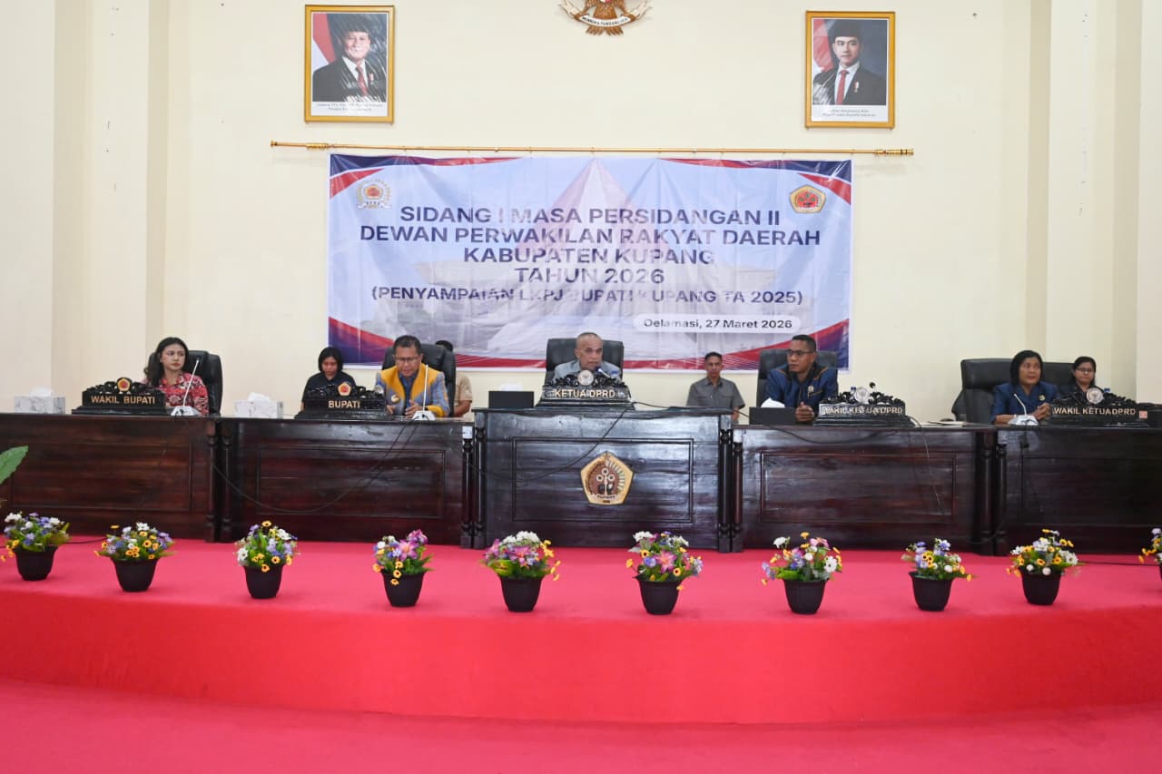 KETERANGAN FOTO- Bupati Kupang, Yosef Lede menghadiri Sidang I Masa Persidangan II Tahun 2026 dengan agenda utama persidangan ini adalah penyampaian Laporan Keterangan Pertanggungjawaban (LKPJ) Bupati Kupang Tahun Anggaran 2025.