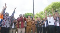 WhatsApp Image 2026-04-07 at 14.37.46 KETERANGAN FOTO/Prokopim Setda Kabupaten Kupang - Pemuda Kristen Kabupaten Kupang, Provinsi Nusa Tenggara Timur menggelar Prosesi Paskah 2026 yang dihadiri ribuan umat di daerah ini, Selasa.