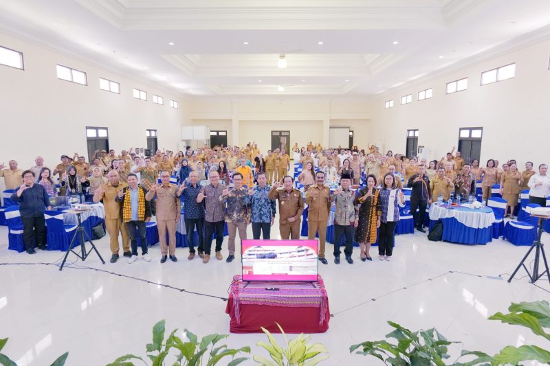 Lokakarya Penuntasan Literasi Berbasis Ekosistem Pendidikan yang melibatkan pemerintah daerah, kementerian, dan mitra pembangunan.