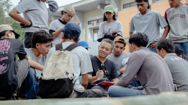 FOTO HUMAS UNDANA-Program Studi Arsitektur Universitas Nusa Cendana (Undana) menggandeng Bambooland Indonesia dan menggelar lokakarya (workshop) konstruksi bambu di lingkungan Fakultas Sains dan Teknik (FST) Undana, Selasa (12/5/2026).