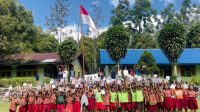 Keterangan - Mahasiswa Program Studi (Prodi) Ilmu Komunikasi Fakultas Ilmu Sosial dan Ilmu Politik (FISIP) Universitas Nusa Cendana (Undana) sukses menuntaskan misi pengabdian masyarakat lintas kabupaten di Pulau Flores, Nusa Tenggara Timur. Foto/ho-humas undana