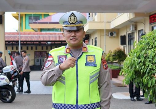 triken 2 Kasatlantas Polresta Kupang Kota, AKP R. A. Triken Deayomi, S.I.K., M.H. (FOTO.HUMAS POLRES KUPANG KOTA)