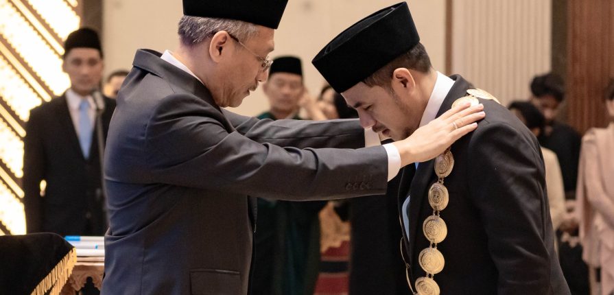 Prof. Dr. Ir. Jefri Samuel Bale, S.T., M.Eng., saat dilantik menjadi Rektor Universitas Nusa Cendana (Undana)