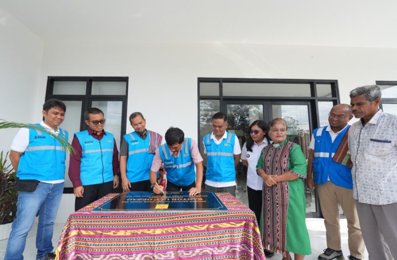 , General Manager PLN UIW NTT, F. Eko Sulistyono, meresmikan gedung kantor baru yang telah rampung dibangun, yaitu PLN Unit Layanan Pelanggan (ULP) Oesao dan PLN ULP Soe.