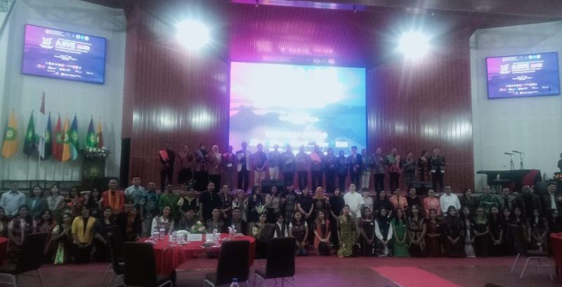 ajive Rektor Universitas Nusa Cendana (Undana) Kupang, Provinsi Nusa Tenggara Timue Prof. Dr. Ir. Jefri S. Bale, S.T., M.Eng membuka secara resmi simposim internasional Association of Japan-Indonesia Veterinary Education (AJIVE) 2026, Jumat ((5/6) malam.