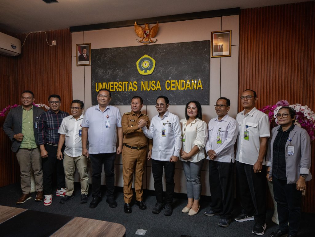 bank ntt 4 Rektor Undana, Prof. Dr. Ir. Jefri S. Bale, S.T., M.Eng menerima audiensi dari Bank NTT yang menawarkan pembaruan sistem pembayaran digital instan melalui platform Host to Host (H2H) dan Virtual Account Custom API . foto-ho humas undana.