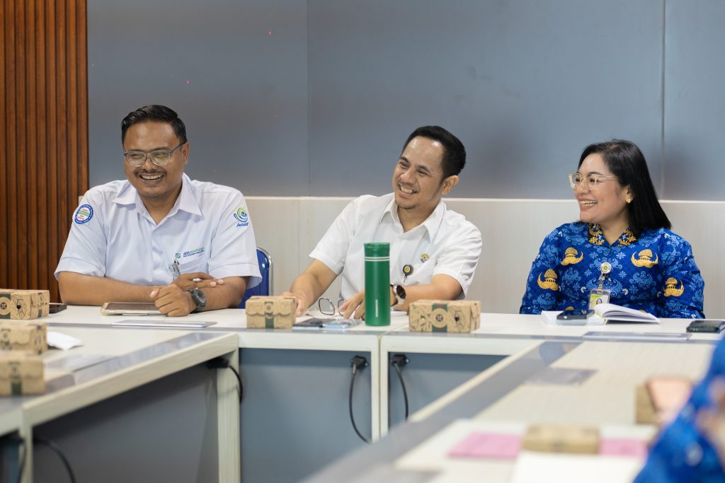 bps undna KETERANGAN : Rektor Undana, Prof. Dr. Ir. Jefri Samuel Bale, S.T., M.Eng., (tengah) saat menyampaikan arahannya dalam rapat koordinasi internal Undana dan BPJS Kupang, Senin. Foto/HO-Humas Undana