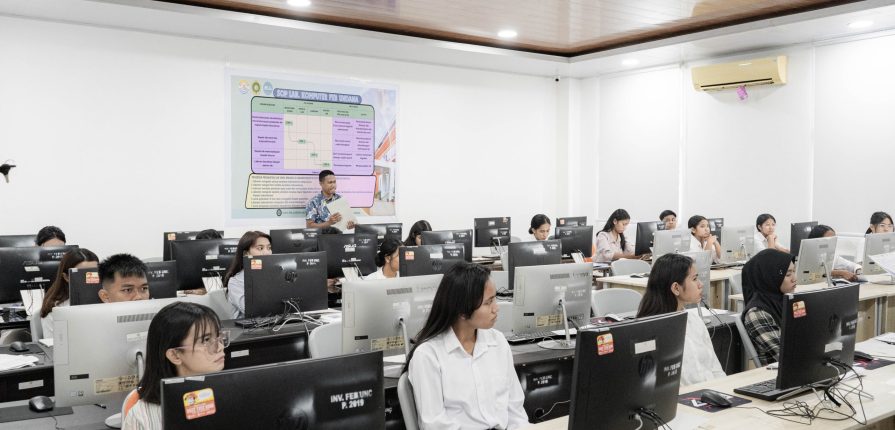 jalur ekslusif Universitas Nusa Cendana (Undana) resmi membuka kesempatan bagi para pekerja, profesional, maupun mantan mahasiswa di Nusa Tenggara Timur (NTT) untuk meraih gelar sarjana (S-1) dan magister (S-2) dalam waktu lebih singkat