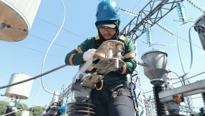 Komitmen inilah yang kembali ditunjukkan oleh Unit Pelaksana Transmisi (UPT) Kupang melalui Unit Layanan Transmisi dan Gardu Induk (ULTG) Kupang saat merampungkan pemeliharaan menyeluruh dua tahunan pada Bay Line Nonohonis #1 Gardu Induk (GI) 70 kV Naibonat, Senin (29/06).